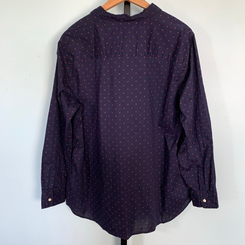 NWT GAP Navy Fitted Boyfriend Button Down with Red Flowers Size XXL - Picture 5 of 5